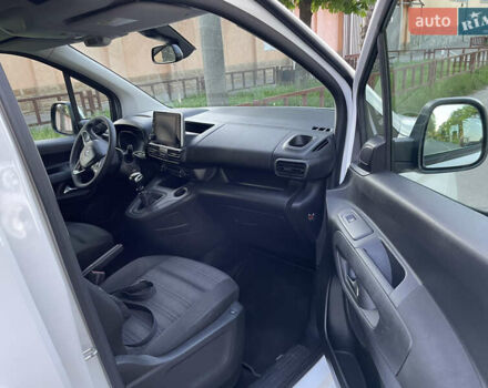 Білий Опель Combo Life, об'ємом двигуна 1.5 л та пробігом 142 тис. км за 16500 $, фото 7 на Automoto.ua