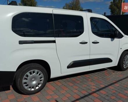 Білий Опель Combo Life, об'ємом двигуна 1.56 л та пробігом 106 тис. км за 18700 $, фото 7 на Automoto.ua