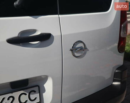 Білий Опель Combo Life, об'ємом двигуна 1.56 л та пробігом 106 тис. км за 18700 $, фото 13 на Automoto.ua