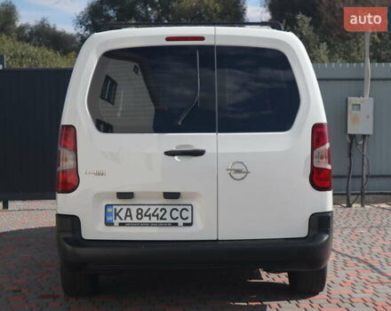 Білий Опель Combo Life, об'ємом двигуна 1.56 л та пробігом 106 тис. км за 18700 $, фото 1 на Automoto.ua