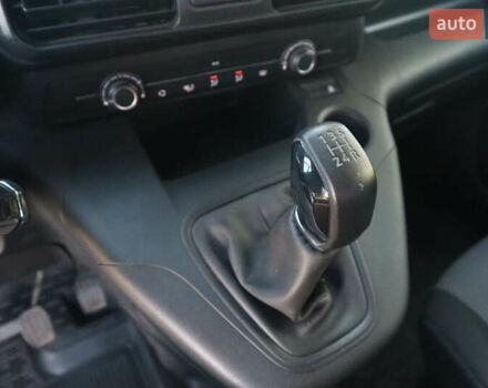 Білий Опель Combo Life, об'ємом двигуна 1.56 л та пробігом 106 тис. км за 18700 $, фото 20 на Automoto.ua