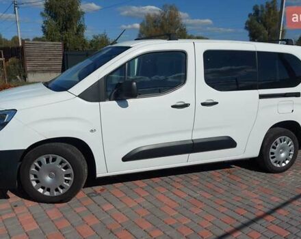 Білий Опель Combo Life, об'ємом двигуна 1.56 л та пробігом 106 тис. км за 18700 $, фото 2 на Automoto.ua