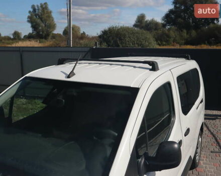 Білий Опель Combo Life, об'ємом двигуна 1.56 л та пробігом 106 тис. км за 18700 $, фото 12 на Automoto.ua