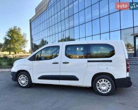 Белый Опель Combo Life, объемом двигателя 1.6 л и пробегом 34 тыс. км за 17500 $, фото 2 на Automoto.ua