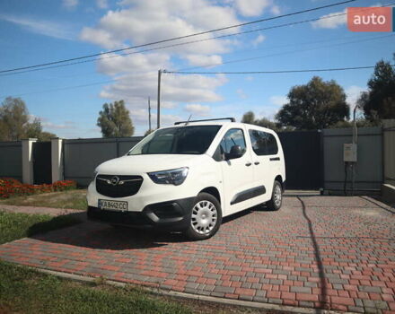 Білий Опель Combo Life, об'ємом двигуна 1.56 л та пробігом 106 тис. км за 18700 $, фото 4 на Automoto.ua