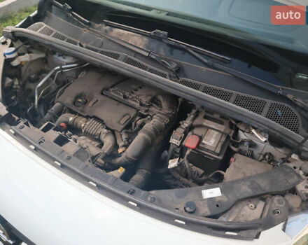 Білий Опель Combo Life, об'ємом двигуна 1.56 л та пробігом 106 тис. км за 18700 $, фото 36 на Automoto.ua