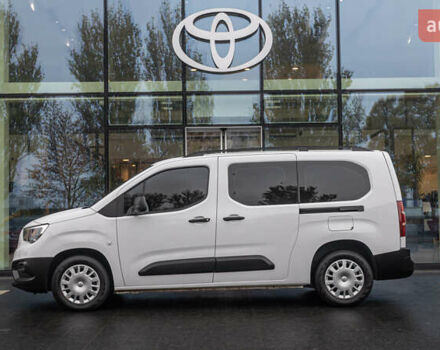 Белый Опель Combo Life, объемом двигателя 1.5 л и пробегом 112 тыс. км за 19020 $, фото 2 на Automoto.ua