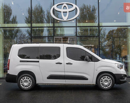 Белый Опель Combo Life, объемом двигателя 1.5 л и пробегом 112 тыс. км за 19020 $, фото 18 на Automoto.ua