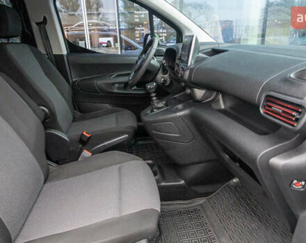 Белый Опель Combo Life, объемом двигателя 1.5 л и пробегом 112 тыс. км за 19020 $, фото 5 на Automoto.ua