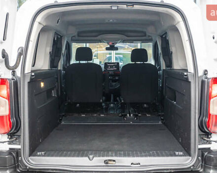 Белый Опель Combo Life, объемом двигателя 1.5 л и пробегом 112 тыс. км за 19020 $, фото 11 на Automoto.ua