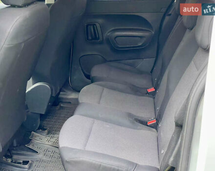 Белый Опель Combo Life, объемом двигателя 1.5 л и пробегом 78 тыс. км за 19500 $, фото 11 на Automoto.ua