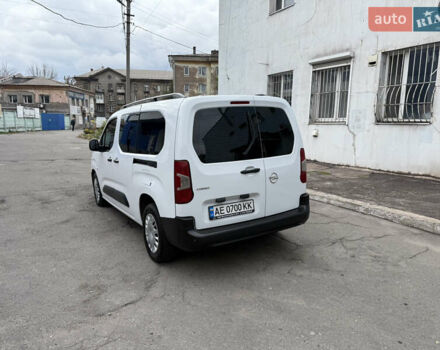 Белый Опель Combo Life, объемом двигателя 1.5 л и пробегом 111 тыс. км за 17900 $, фото 3 на Automoto.ua