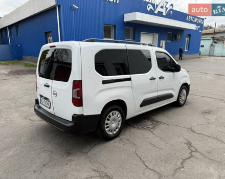 Белый Опель Combo Life, объемом двигателя 1.5 л и пробегом 111 тыс. км за 17900 $, фото 4 на Automoto.ua