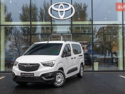 Белый Опель Combo Life, объемом двигателя 1.5 л и пробегом 112 тыс. км за 19020 $, фото 1 на Automoto.ua