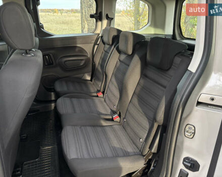 Бежевый Опель Combo Life, объемом двигателя 1.5 л и пробегом 188 тыс. км за 13500 $, фото 18 на Automoto.ua