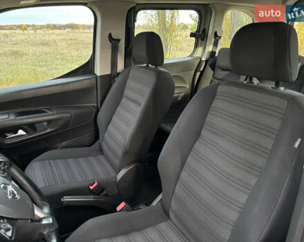 Бежевый Опель Combo Life, объемом двигателя 1.5 л и пробегом 188 тыс. км за 13500 $, фото 12 на Automoto.ua