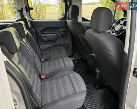 Бежевый Опель Combo Life, объемом двигателя 1.5 л и пробегом 188 тыс. км за 13500 $, фото 16 на Automoto.ua