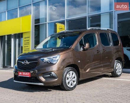 Коричневый Опель Combo Life, объемом двигателя 1.5 л и пробегом 54 тыс. км за 20359 $, фото 2 на Automoto.ua