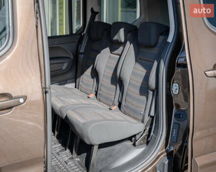 Коричневый Опель Combo Life, объемом двигателя 1.5 л и пробегом 54 тыс. км за 20359 $, фото 6 на Automoto.ua