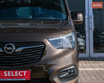 Коричневый Опель Combo Life, объемом двигателя 1.5 л и пробегом 54 тыс. км за 20359 $, фото 1 на Automoto.ua