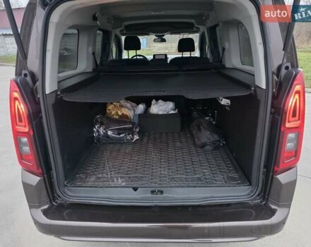 Коричневый Опель Combo Life, объемом двигателя 1.5 л и пробегом 54 тыс. км за 21500 $, фото 12 на Automoto.ua