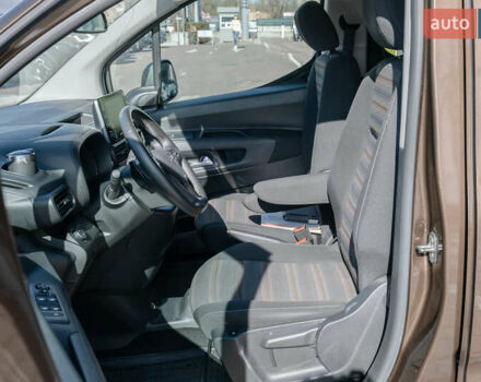 Коричневый Опель Combo Life, объемом двигателя 1.5 л и пробегом 54 тыс. км за 20359 $, фото 7 на Automoto.ua