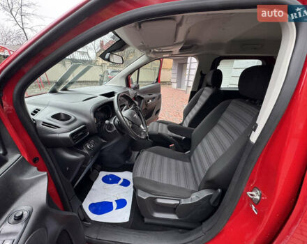 Красный Опель Combo Life, объемом двигателя 1.5 л и пробегом 220 тыс. км за 13650 $, фото 119 на Automoto.ua