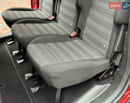 Красный Опель Combo Life, объемом двигателя 1.5 л и пробегом 220 тыс. км за 13650 $, фото 150 на Automoto.ua