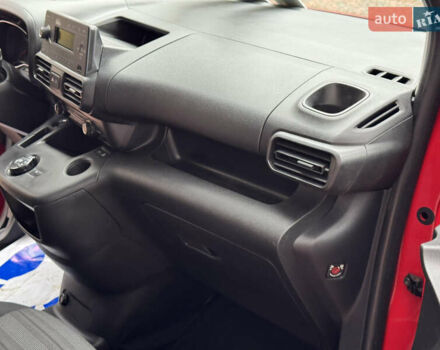 Красный Опель Combo Life, объемом двигателя 1.5 л и пробегом 220 тыс. км за 13650 $, фото 134 на Automoto.ua