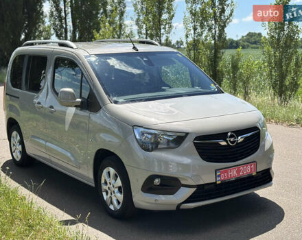 Серый Опель Combo Life, объемом двигателя 1.5 л и пробегом 173 тыс. км за 14700 $, фото 10 на Automoto.ua