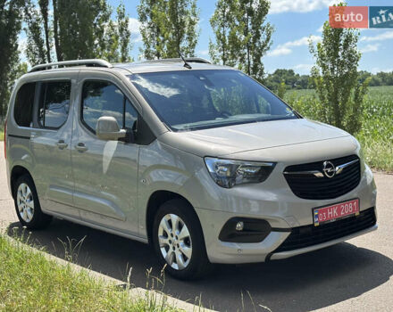 Серый Опель Combo Life, объемом двигателя 1.5 л и пробегом 173 тыс. км за 14700 $, фото 12 на Automoto.ua