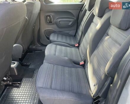 Сірий Опель Combo Life, об'ємом двигуна 0 л та пробігом 183 тис. км за 12300 $, фото 10 на Automoto.ua