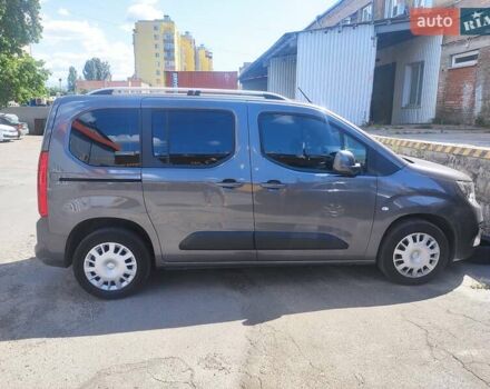 Сірий Опель Combo Life, об'ємом двигуна 1.56 л та пробігом 67 тис. км за 21000 $, фото 4 на Automoto.ua