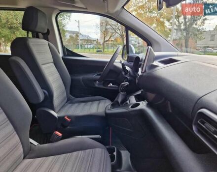 Сірий Опель Combo Life, об'ємом двигуна 1.56 л та пробігом 90 тис. км за 16900 $, фото 15 на Automoto.ua