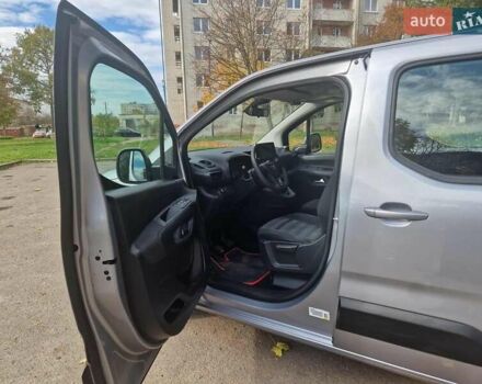 Сірий Опель Combo Life, об'ємом двигуна 1.56 л та пробігом 90 тис. км за 16900 $, фото 8 на Automoto.ua