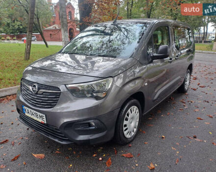 Сірий Опель Combo Life, об'ємом двигуна 1.5 л та пробігом 55 тис. км за 15950 $, фото 3 на Automoto.ua