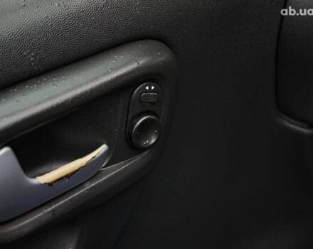 Синий Опель Combo Life, объемом двигателя 1.7 л и пробегом 353 тыс. км за 4690 $, фото 21 на Automoto.ua