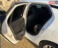 Белый Опель Corsa-e, объемом двигателя 0 л и пробегом 60 тыс. км за 12800 $, фото 15 на Automoto.ua