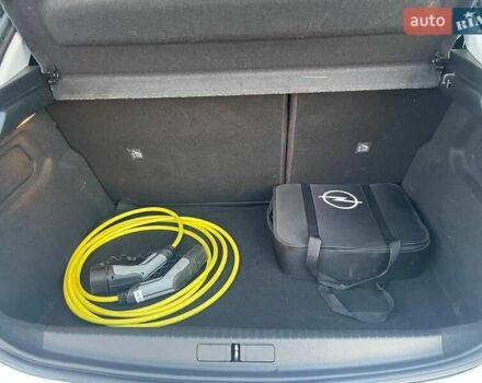 Білий Опель Corsa-e, об'ємом двигуна 0 л та пробігом 35 тис. км за 14500 $, фото 26 на Automoto.ua