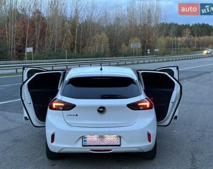 Белый Опель Corsa-e, объемом двигателя 0 л и пробегом 80 тыс. км за 16450 $, фото 15 на Automoto.ua