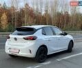 Белый Опель Corsa-e, объемом двигателя 0 л и пробегом 80 тыс. км за 16450 $, фото 3 на Automoto.ua