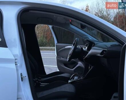 Белый Опель Corsa-e, объемом двигателя 0 л и пробегом 80 тыс. км за 16450 $, фото 21 на Automoto.ua