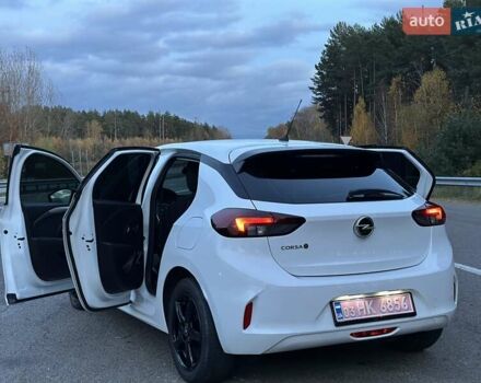 Белый Опель Corsa-e, объемом двигателя 0 л и пробегом 80 тыс. км за 16450 $, фото 18 на Automoto.ua