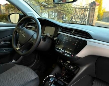 Белый Опель Corsa-e, объемом двигателя 0 л и пробегом 87 тыс. км за 13700 $, фото 6 на Automoto.ua