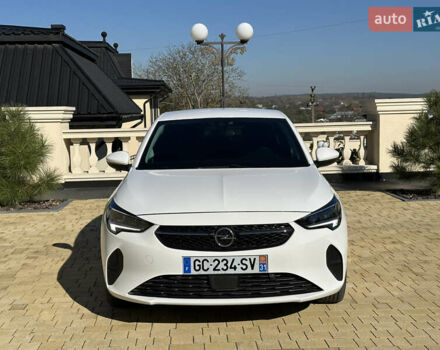 Белый Опель Corsa-e, объемом двигателя 0 л и пробегом 50 тыс. км за 12999 $, фото 1 на Automoto.ua