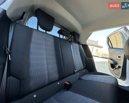 Белый Опель Corsa-e, объемом двигателя 0 л и пробегом 50 тыс. км за 12999 $, фото 30 на Automoto.ua