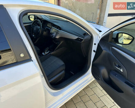 Белый Опель Corsa-e, объемом двигателя 0 л и пробегом 50 тыс. км за 12999 $, фото 24 на Automoto.ua