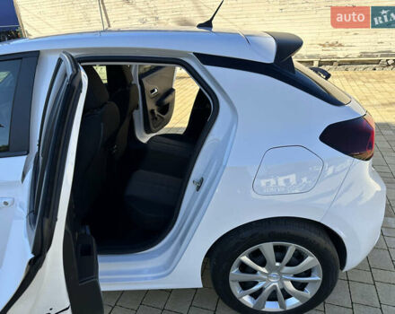 Белый Опель Corsa-e, объемом двигателя 0 л и пробегом 50 тыс. км за 12999 $, фото 28 на Automoto.ua