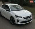 Белый Опель Corsa-e, объемом двигателя 0 л и пробегом 28 тыс. км за 15615 $, фото 10 на Automoto.ua