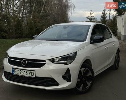 Белый Опель Corsa-e, объемом двигателя 0 л и пробегом 28 тыс. км за 15615 $, фото 3 на Automoto.ua